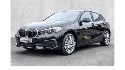 Schwarz Gebraucht 2022 BMW 118 Advantage Kleinwagen | 17.495 € (Fairer Preis)