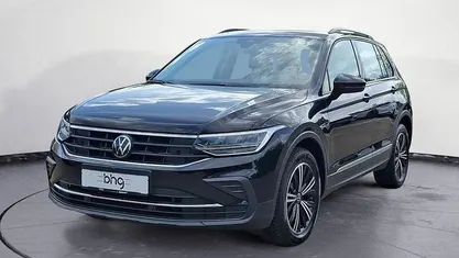 Usado VW Tiguan Life 150 HP (110 kW) 2024 Preto SUV