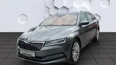 Grau Gebraucht 2023 Skoda Superb Style Kombi | 33.866 € (Fairer Preis)