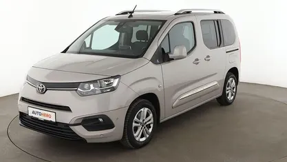 Grau Gebraucht 2020 Toyota Proace Verso City Kombi | 19.700 € (Fairer Preis)