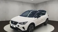 Weiß/midnight schwarz metallic Gebraucht 2024 Seat Arona FR SUV | 24.450 € (Fairer Preis)
