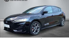 Schwarz Gebraucht 2022 Ford Focus ST-Line Limousine | 16.450 € (Fairer Preis)