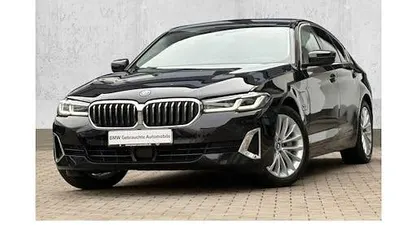 Second-hand BMW 530e Sport Line 292 CP (214 kW) 2022 Negru Berlinǎ