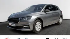 Grau Gebraucht 2024 Skoda Fabia Selection Limousine | 18.990 € (Fairer Preis)