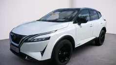 Pearl white / black Gebraucht 2024 Nissan Qashqai Black Edition SUV | 29.990 € (Superpreis)