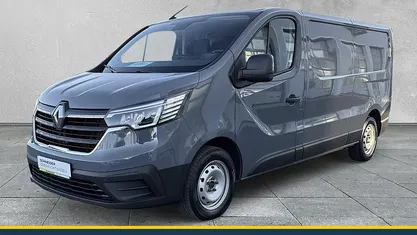 Grau Gebraucht 2022 Renault Trafic Komfort Van / Kleinbus | 20.890 € (Fairer Preis)
