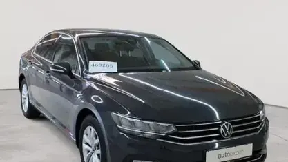 Gebraucht VW Passat Business 122 PS (89 kW) 2020 Uranograu Limousine