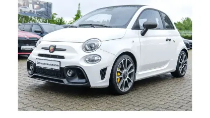 Gebraucht Abarth 695C Turismo 179 PS (131 kW) 2024 Weiß Cabrio