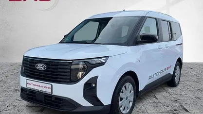 Gebraucht Ford Tourneo Courier Titanium 125 PS (91 kW) 2024 Frostweiss (weiß) Van / Kleinbus