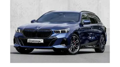 Gebraucht BMW 520 M Sport 197 PS (144 kW) 2025 Blau Kombi