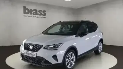 Gebraucht Seat Arona FR 150 PS (110 kW) 2025 Glacial weiß metallic / midnight schwarz metallic SUV