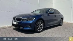 Blau Gebraucht 2022 BMW 320 Sport Line Limousine | 32.899 € (Fairer Preis)