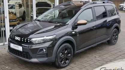 Perlmuttschwarz metallic Neu 2026 Dacia Jogger Extreme Van / Kleinbus | 28.187 € (Fairer Preis)