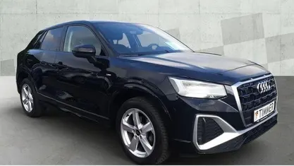 Mythosschwarz metallic Gebraucht 2024 Audi Q2 S-Line SUV | 27.770 € (Guter Preis)