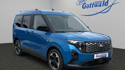 Digital aqua blue Gebraucht 2025 Ford Tourneo Courier Titanium Van / Kleinbus | 32.890 € (Fairer Preis)