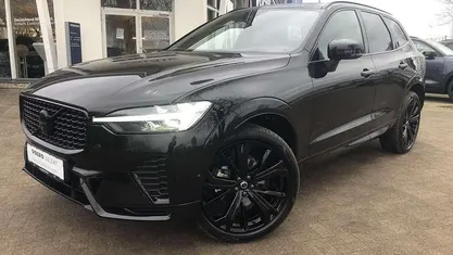 Onyx black / metallic Gebraucht 2025 Volvo XC60 Plus SUV | 46.440 € (Fairer Preis)