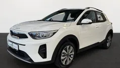 Schneeweiß Gebraucht 2024 Kia Stonic Vision SUV | 19.180 € (Fairer Preis)