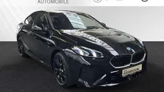 Saphirschwarz metallic Gebraucht 2025 BMW 220 M Sport Limousine | 34.800 € (Fairer Preis)