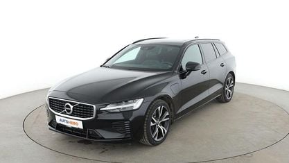 Używany Volvo V60 R-Design 88 KM (64 kW) 2020 Czarny Kombi