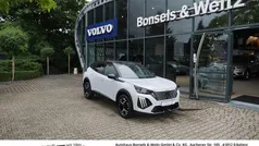 Weiß metallic Gebraucht 2024 Peugeot 2008 GT SUV | 23.590 € (Fairer Preis)