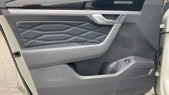 Beige Gebraucht 2021 VW Touareg R SUV | 52.907 € (Fairer Preis)