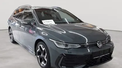 Gebraucht VW Golf VIII R-line 150 PS (110 kW) 2025 Delfingrau metallic Kombi