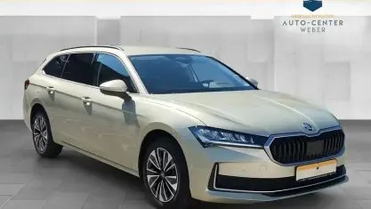 Gebraucht Skoda Superb Selection 150 PS (110 kW) 2025 Gelb Kombi