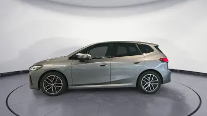 Gebraucht BMW 220 Active Tourer M Sport 170 PS (125 kW) 2022 Grau Van / Kleinbus