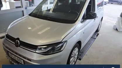 Gebraucht VW Caddy Life 116 PS (85 kW) 2021 Reflexsilber metallic Van / Kleinbus