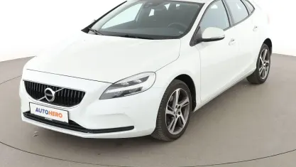 Gebraucht Volvo V40 Momentum 122 PS (89 kW) 2017 Weiß Kombi