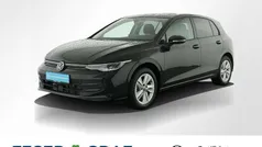 Grenadillschwarz metallic Gebraucht 2024 VW Golf VIII Life Limousine | 25.906 € (Guter Preis)