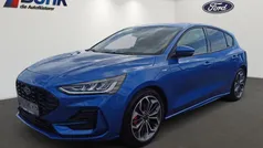 Desert island blue m Gebraucht 2023 Ford Focus ST-Line Limousine | 24.980 € (Fairer Preis)