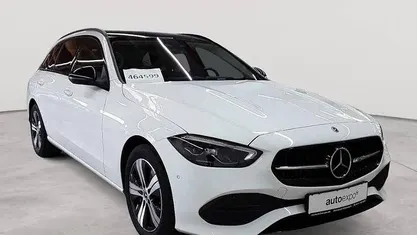 Gebraucht Mercedes C300e 204 PS (150 kW) 2023 Polarweiß Kombi