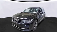 Deep black perleffekt Gebraucht 2024 VW Tiguan Move SUV | 34.880 € (Fairer Preis)