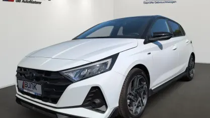 Neu Hyundai i20 N Line 101 PS (74 kW) 2025 Atlas white/ phantom black Kleinwagen