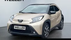 Beige Gebraucht 2024 Toyota Aygo Team Kleinwagen | 16.849 € (Fairer Preis)