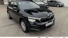 Schwarzmagic perleffekt Gebraucht 2024 Skoda Kamiq Essence SUV | 25.990 € (Fairer Preis)