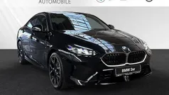 Saphirschwarz metallic Neu 2025 BMW 220 M Sport Limousine | 43.990 € (Guter Preis)
