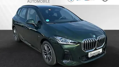 Gebraucht BMW 220 M Sport 163 PS (119 kW) 2025 Sanremo green metallic Coupé
