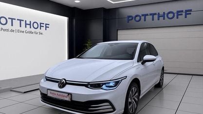Używany VW Golf VII Style 204 KM (150 kW) 2021 Biały Hatchback