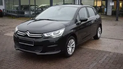 Gebraucht Citroën C4 Tendance 114 PS (83 kW) 2015 Schwarz Limousine