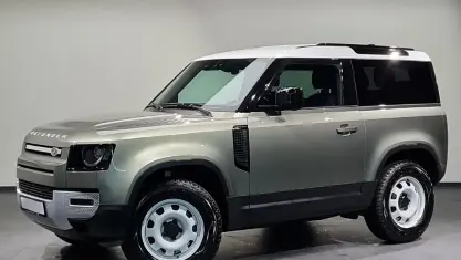 Gebraucht Land Rover Defender SE 200 PS (147 kW) 2022 Grün, pangea green SUV