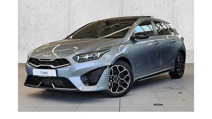 Neu Kia Ceed GT-Line 140 PS (102 kW) 2026 Silber Kleinwagen