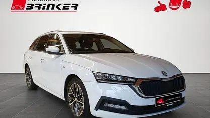 Moonweiss metallic Gebraucht 2023 Skoda Octavia Clever Kombi | 21.930 € (Fairer Preis)