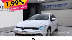 Weiss Gebraucht 2024 VW Golf VIII Life Limousine | 21.777 € (Guter Preis)