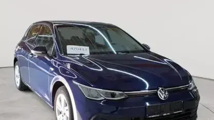 Gebraucht VW Golf VIII Life 116 PS (85 kW) 2022 Atlantic blue metallic Limousine