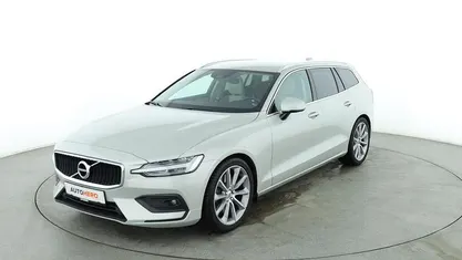 Gebraucht Volvo V60 Momentum 250 PS (183 kW) 2019 Kombi