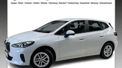 Weiß Gebraucht 2022 BMW 218 Active Tourer Performance Van / Kleinbus | 23.970 € (Guter Preis)