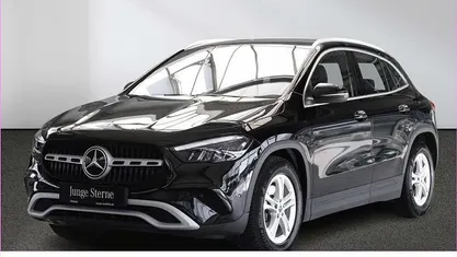 Gebraucht Mercedes GLA200 163 PS (119 kW) 2024 Schwarz SUV