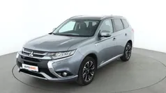 Grau Gebraucht 2016 Mitsubishi Outlander Plus SUV | 18.290 €